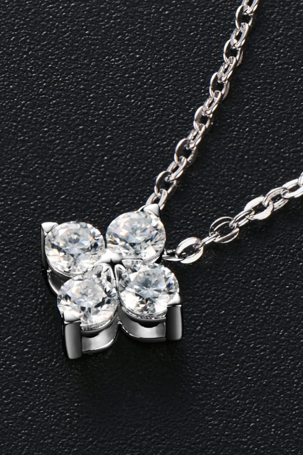 I Am A Star Moissanite Four Leaf Clover Pendant Necklace