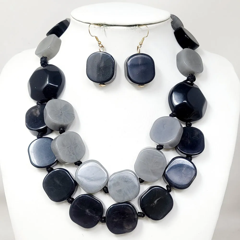iLLASPARKZ Chunky Resin Pebble Beaded Statement Necklace