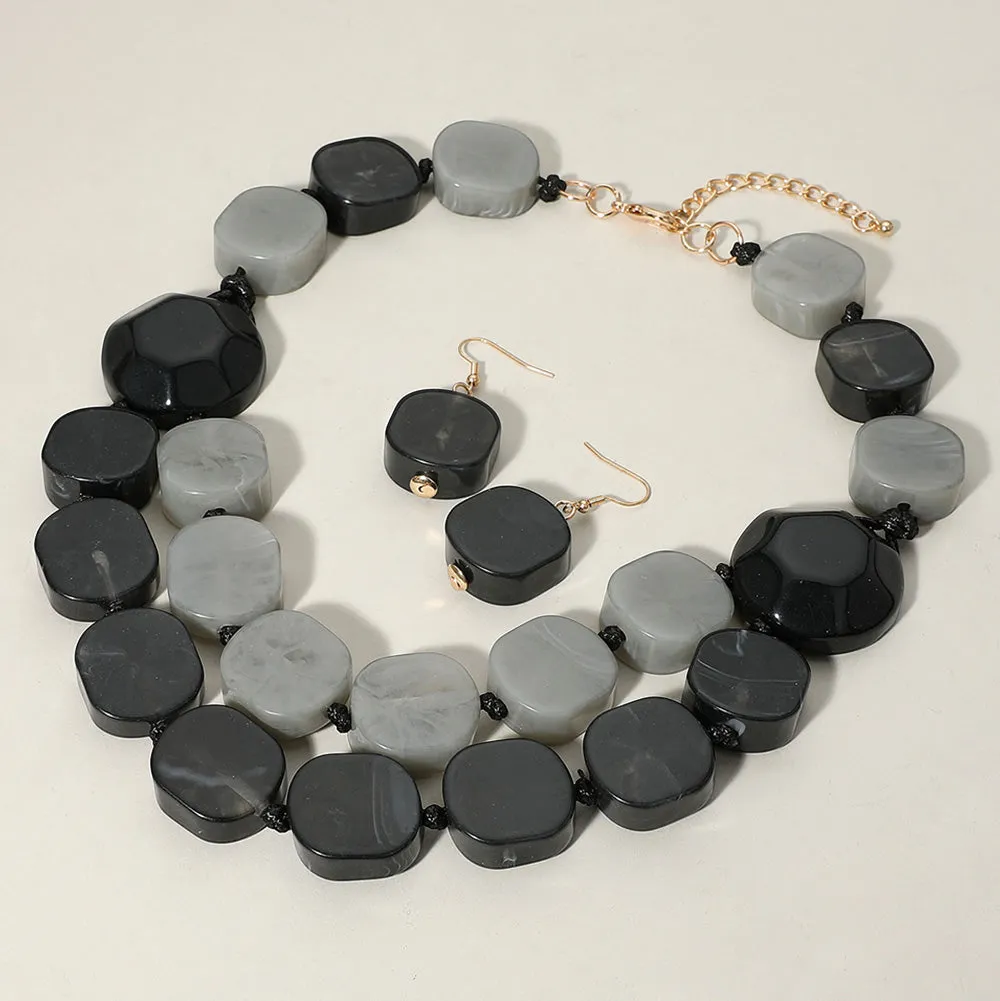 iLLASPARKZ Chunky Resin Pebble Beaded Statement Necklace