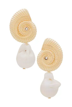 Pearl Shell Earrings - 18k Gold Plated Pearl Shell Earrings - 18k Gold Plated
